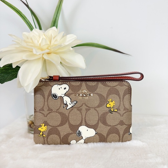 Coach Bags Coach X Peanuts Corner Zip Wristlet In Signature Canvas